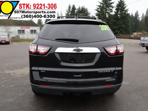 Used 2016 Chevrolet Traverse LT image 6