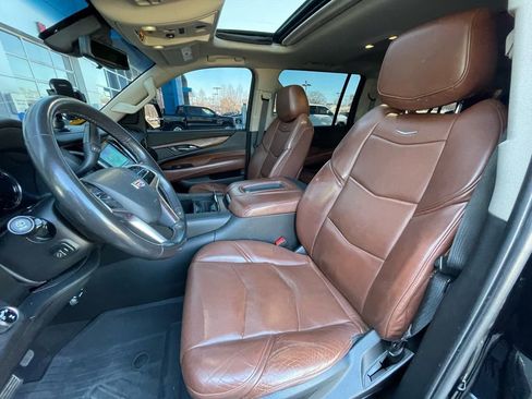 Used 2020 Cadillac Escalade ESV Luxury image 23
