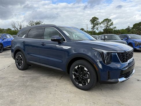 New 2026 Kia Sorento S w/ S Panoramic Sunroof Package image 2