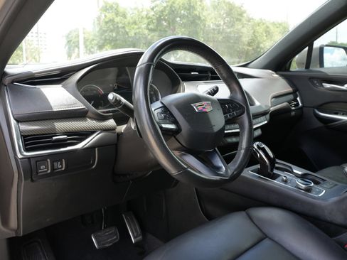 Certified 2023 Cadillac XT4 Sport FWD image 16