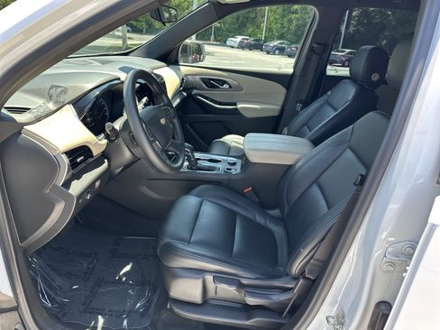 Used 2022 Chevrolet Traverse LS FWD image 16