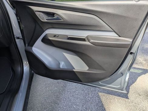 New 2027 Chevrolet Bolt LT w/ Comfort Package FWD image 32