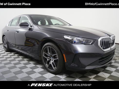 Used 2026 BMW 530i image 1