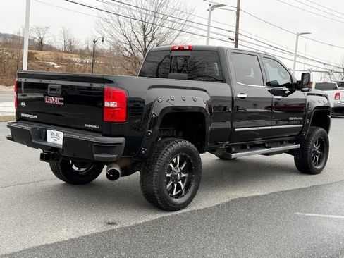 Used 2018 GMC Sierra 3500 Denali image 15
