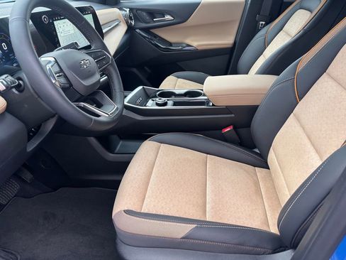 Used 2026 Chevrolet Equinox ACTIV w/ Convenience Package III image 9