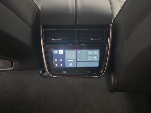 Used 2025 Rivian R1S Adventure AWD/4WD image 30