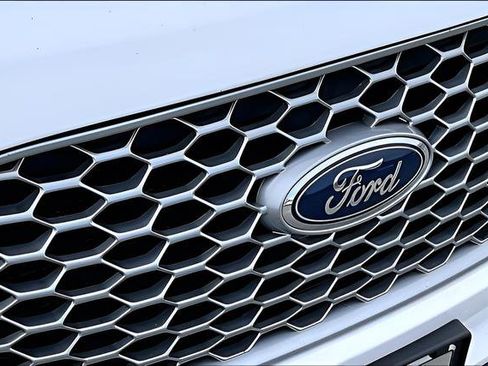 Used 2024 Ford Edge SEL image 29