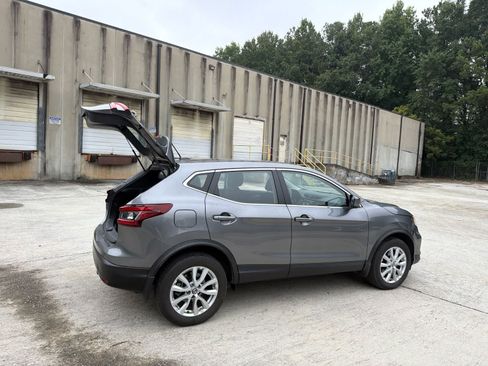 Used 2022 Nissan Rogue Sport S FWD image 12