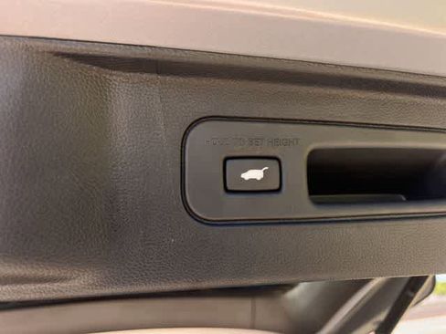 Certified 2025 Honda Pilot EX-L image 33