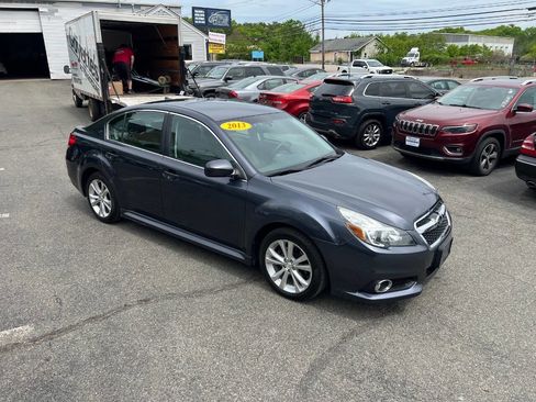 Used 2013 Subaru Legacy 2.5i Limited AWD/4WD image 9