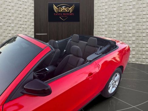 Used 2012 Ford Mustang Convertible image 20