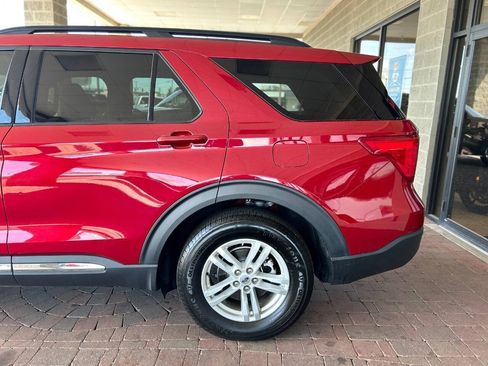 Used 2020 Ford Explorer XLT AWD/4WD image 6