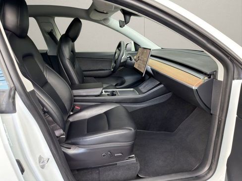 Used 2021 Tesla Model Y Long Range image 13