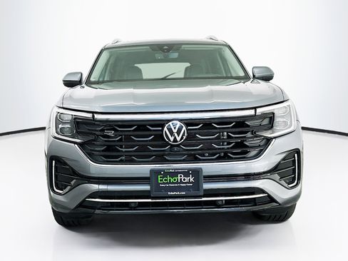 Used 2024 Volkswagen Atlas SEL Premium R-Line AWD/4WD image 2