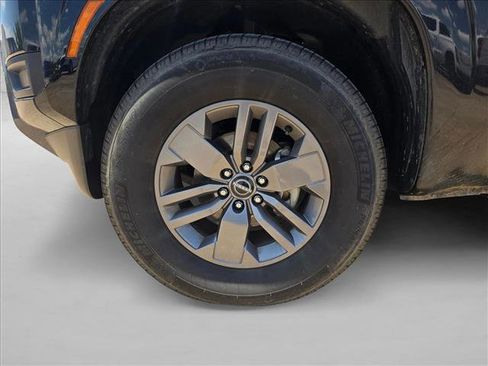 Used 2025 Nissan Frontier SV RWD image 10