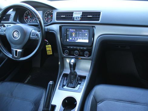 Used 2014 Volkswagen Passat 1.8T SE image 17