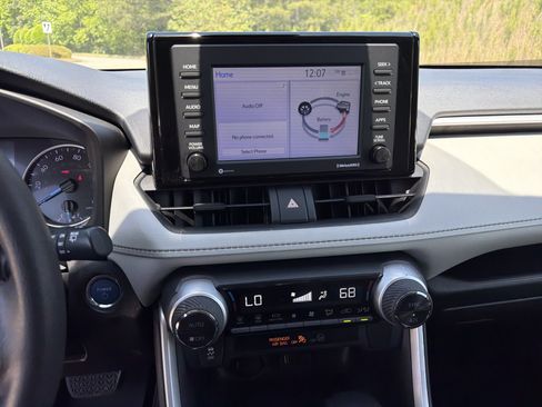 Used 2021 Toyota RAV4 XLE w/ Convenience Package AWD/4WD image 28