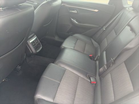 Used 2019 Chevrolet Impala LT FWD image 11