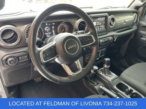 Used 2018 Jeep Wrangler Unlimited Sahara image 10