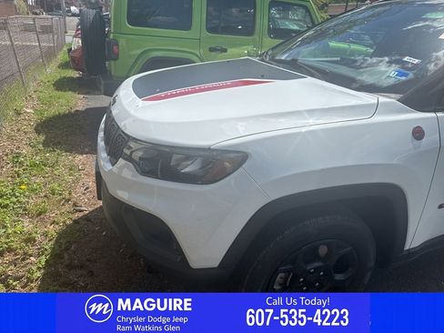 Used 2024 Jeep Compass Trailhawk AWD/4WD image 3