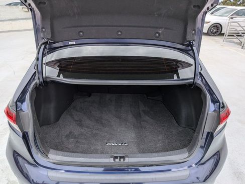 Used 2022 Toyota Corolla SE w/ SE Premium Package FWD image 6