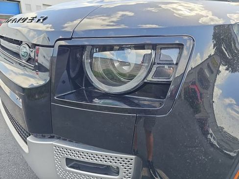 Used 2025 Land Rover Defender 110 S AWD/4WD image 33