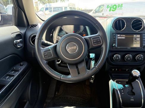 Used 2017 Jeep Patriot High Altitude AWD/4WD image 7