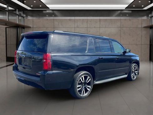Used 2020 Chevrolet Suburban Premier image 6