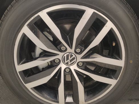 Used 2025 Volkswagen Jetta SE FWD image 31