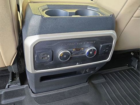 Used 2022 Ford Expedition Max XLT image 17
