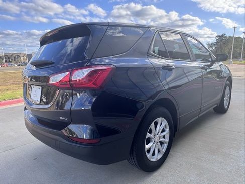 Used 2021 Chevrolet Equinox LS w/ LS Convenience Package image 5