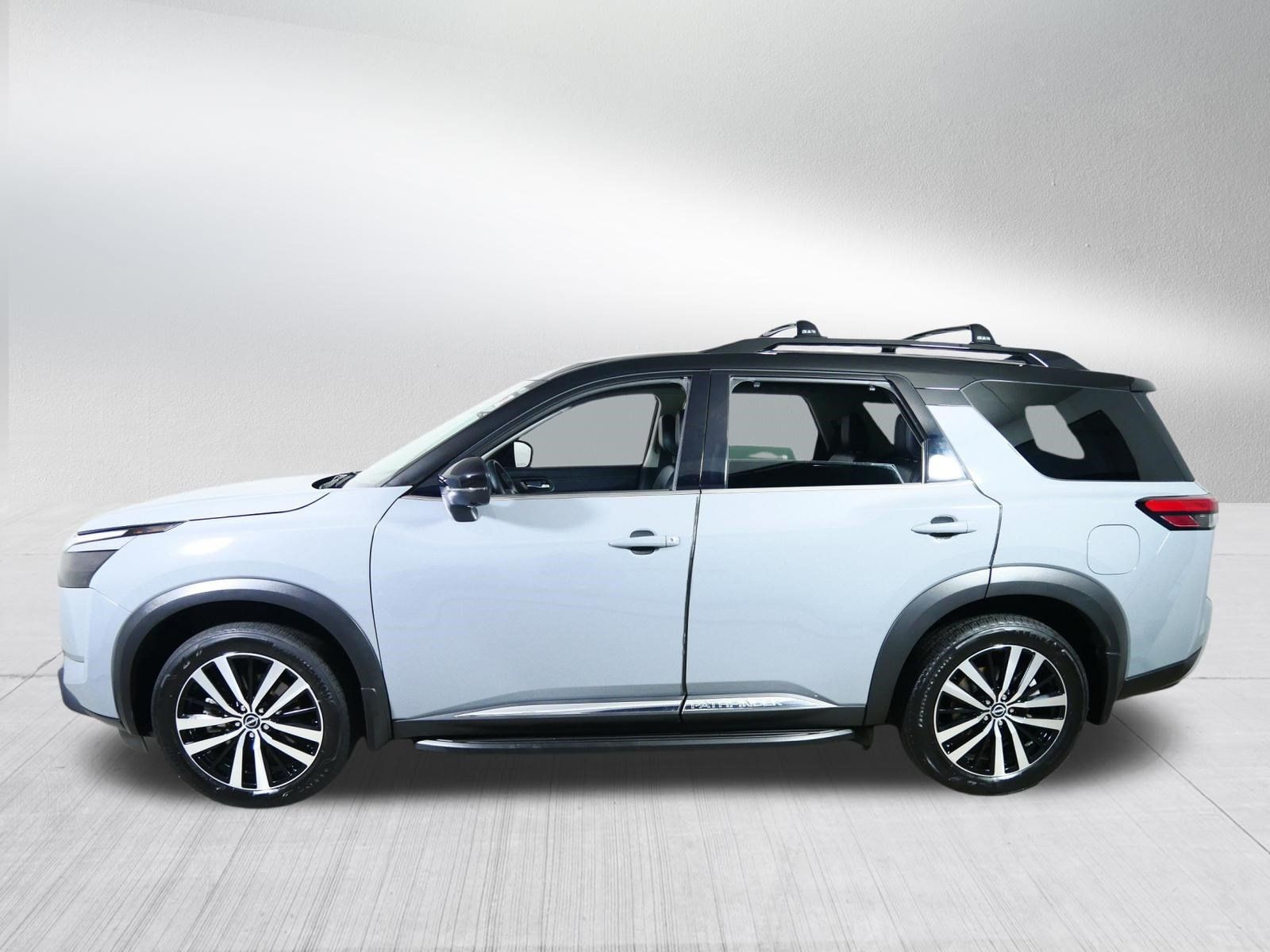 Used 2024 Nissan Pathfinder Platinum w/ Lighting Package (N93) AWD/4WD image 4