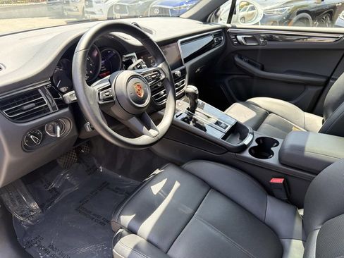 Used 2024 Porsche Macan AWD/4WD image 16