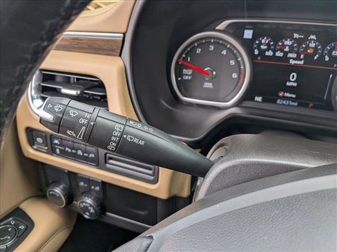 Used 2021 Chevrolet Tahoe Premier RWD image 16