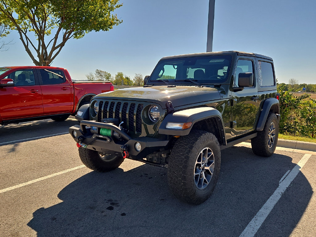 Used 2024 Jeep Wrangler Sport AWD/4WD image 1