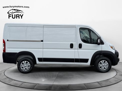 Used 2025 RAM ProMaster 2500 w/ Quick Order Package 22G SLT FWD image 2