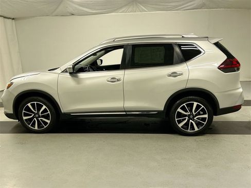 Used 2020 Nissan Rogue SL w/ Premium Package image 6