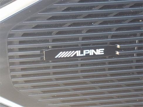 Used 2024 Jeep Wagoneer L Series II image 25