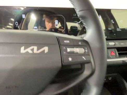 Used 2025 Kia K4 EX FWD image 29