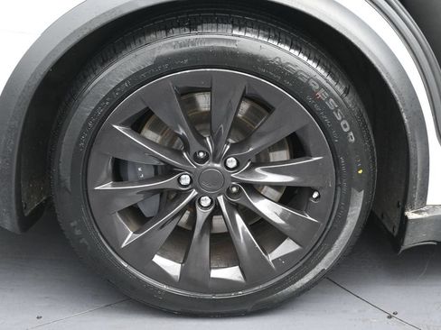 Used 2018 Tesla Model X 75D AWD/4WD image 37