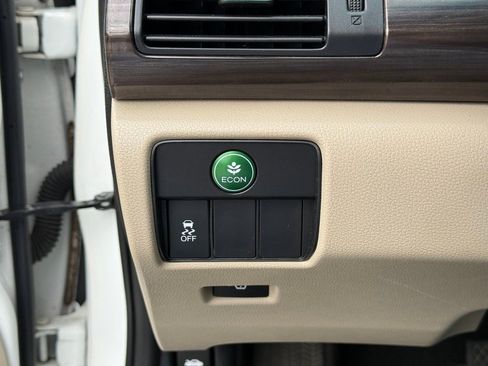 Used 2017 Honda Accord EX image 18