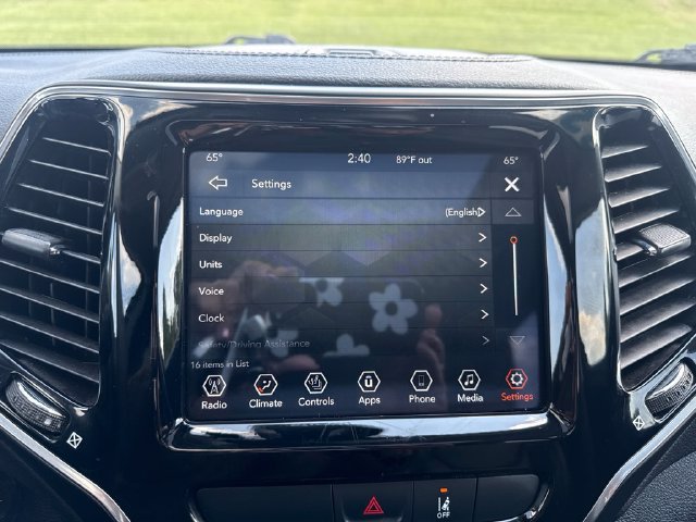 Used 2022 Jeep Cherokee Limited AWD/4WD image 8
