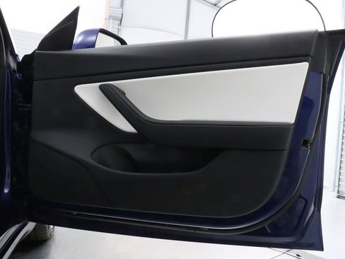 Used 2020 Tesla Model 3 Long Range AWD/4WD image 32