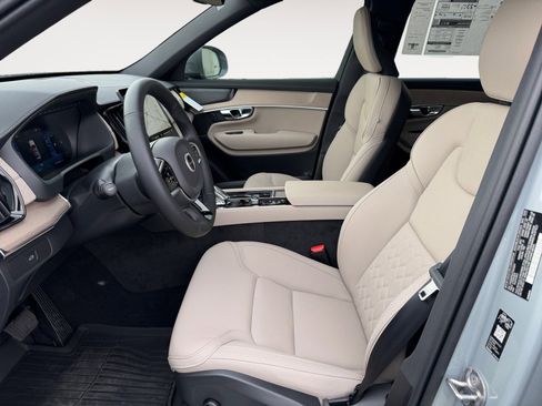 New 2026 Volvo XC90 B6 Plus w/ Protection Package Premier image 9