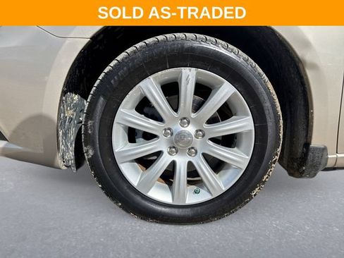 Used 2013 Chrysler 200 Touring FWD image 10