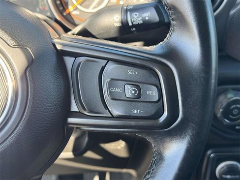 Used 2021 Jeep Gladiator Sport image 22