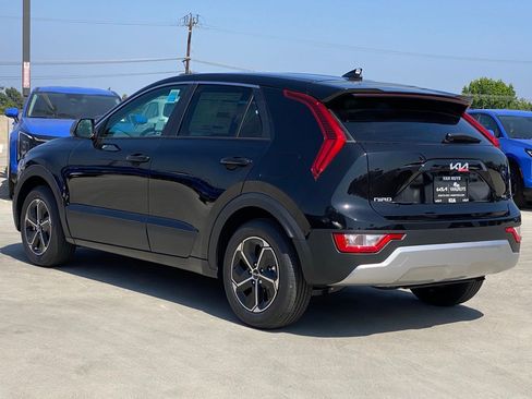 New 2026 Kia Niro EX FWD image 6