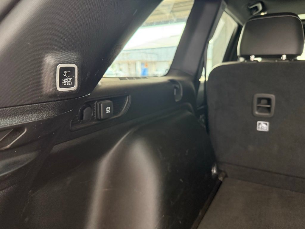 Used 2023 Jeep Grand Cherokee Altitude AWD/4WD image 19