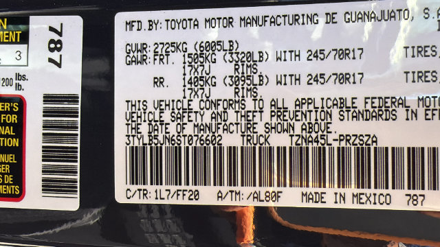 Used 2025 Toyota Tacoma SR5 AWD/4WD image 25