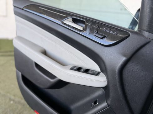 Used 2014 Mercedes-Benz ML 350 4MATIC image 17